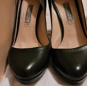 Classic black Prada pumps.